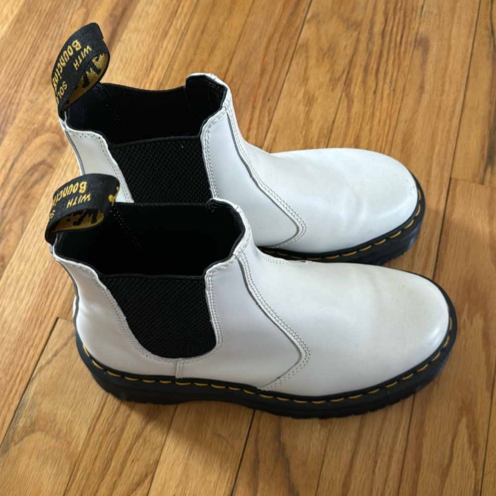 Size 7 men’s white platform Doc Martens
